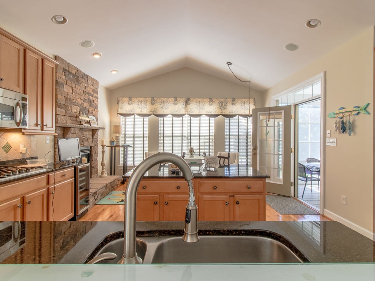 Milton House: 16478 Howard Miller Lane