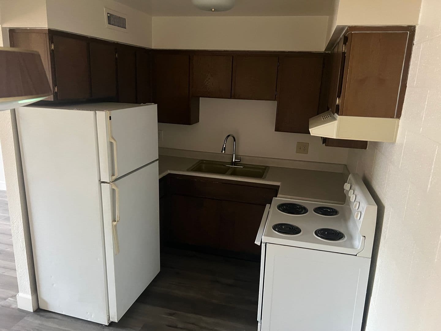 Las Vegas Condo: 555 S. Royal Crest Cir. #22