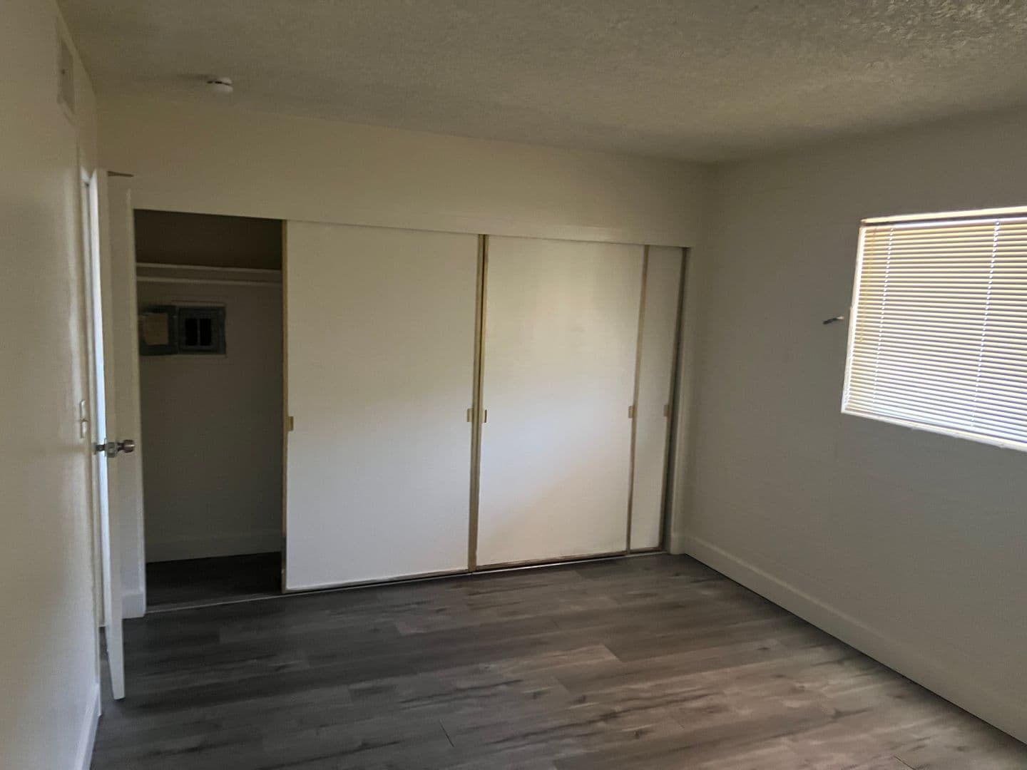 Las Vegas Condo: 555 S. Royal Crest Cir. #22