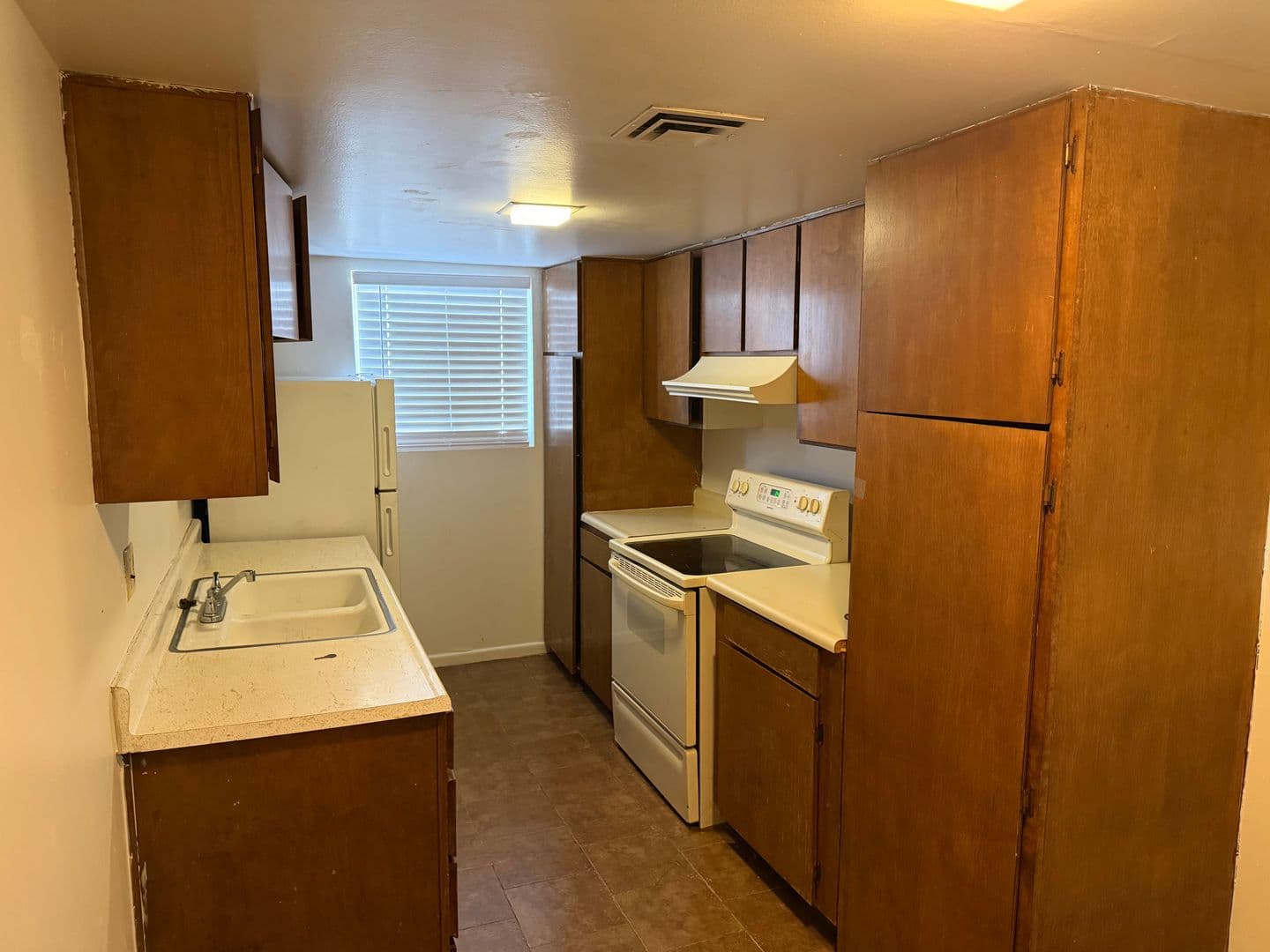 Las Vegas Apartment: 2675 Sherwood St.