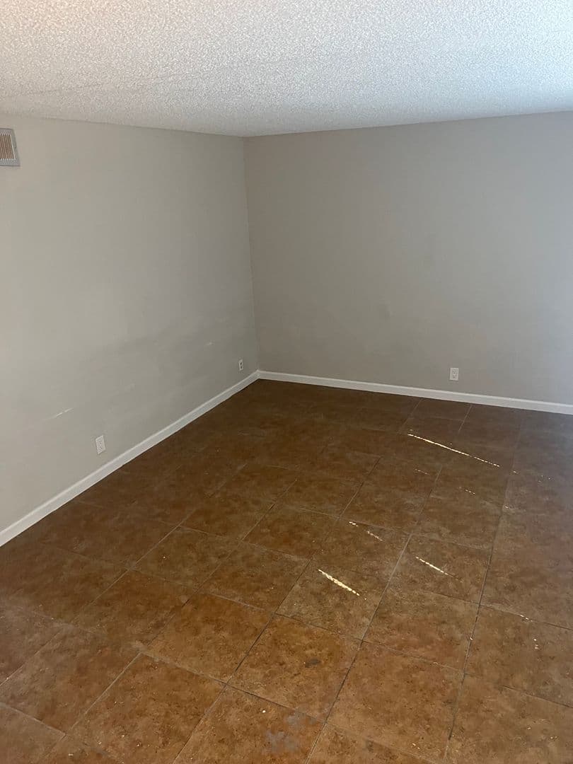 N. Las Vegas Townhome: 3503 Mercury St. #B