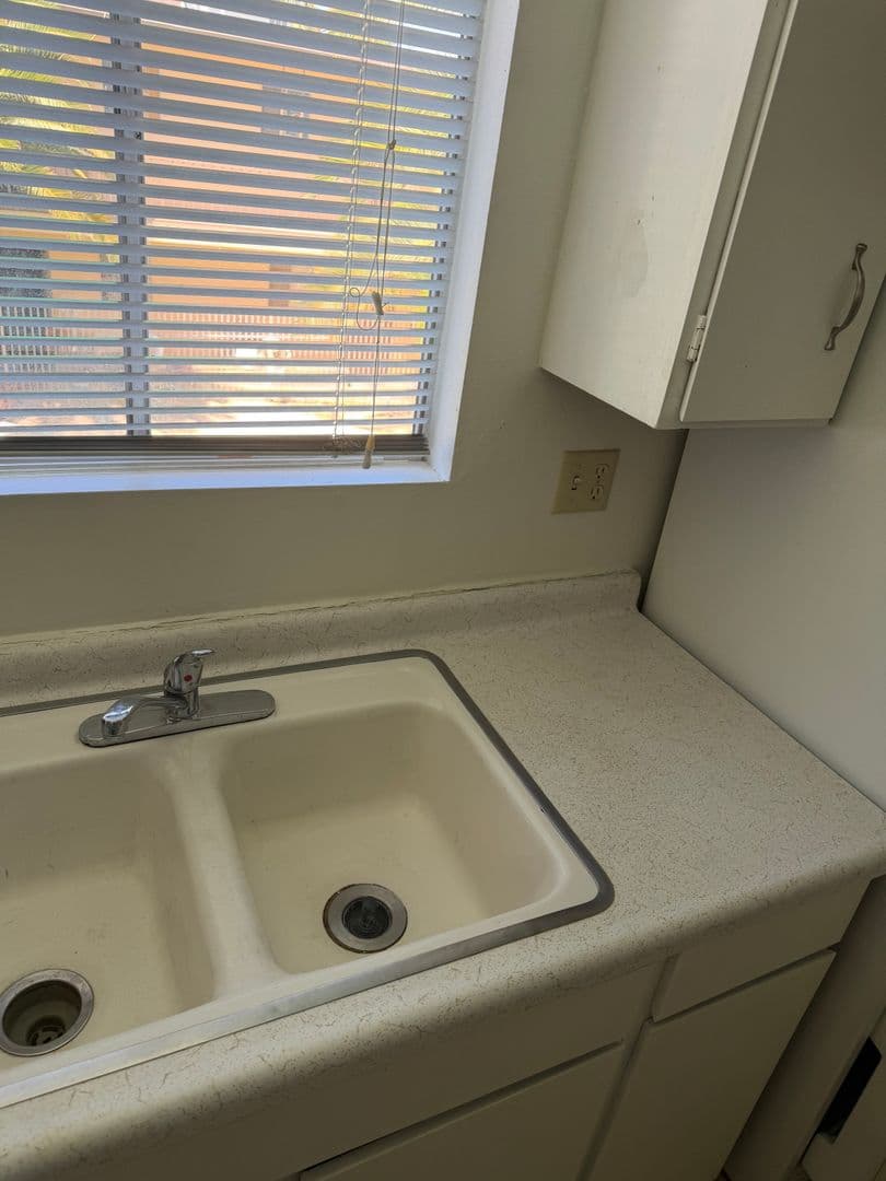 Las Vegas Apartment: 2675 Sherwood St.