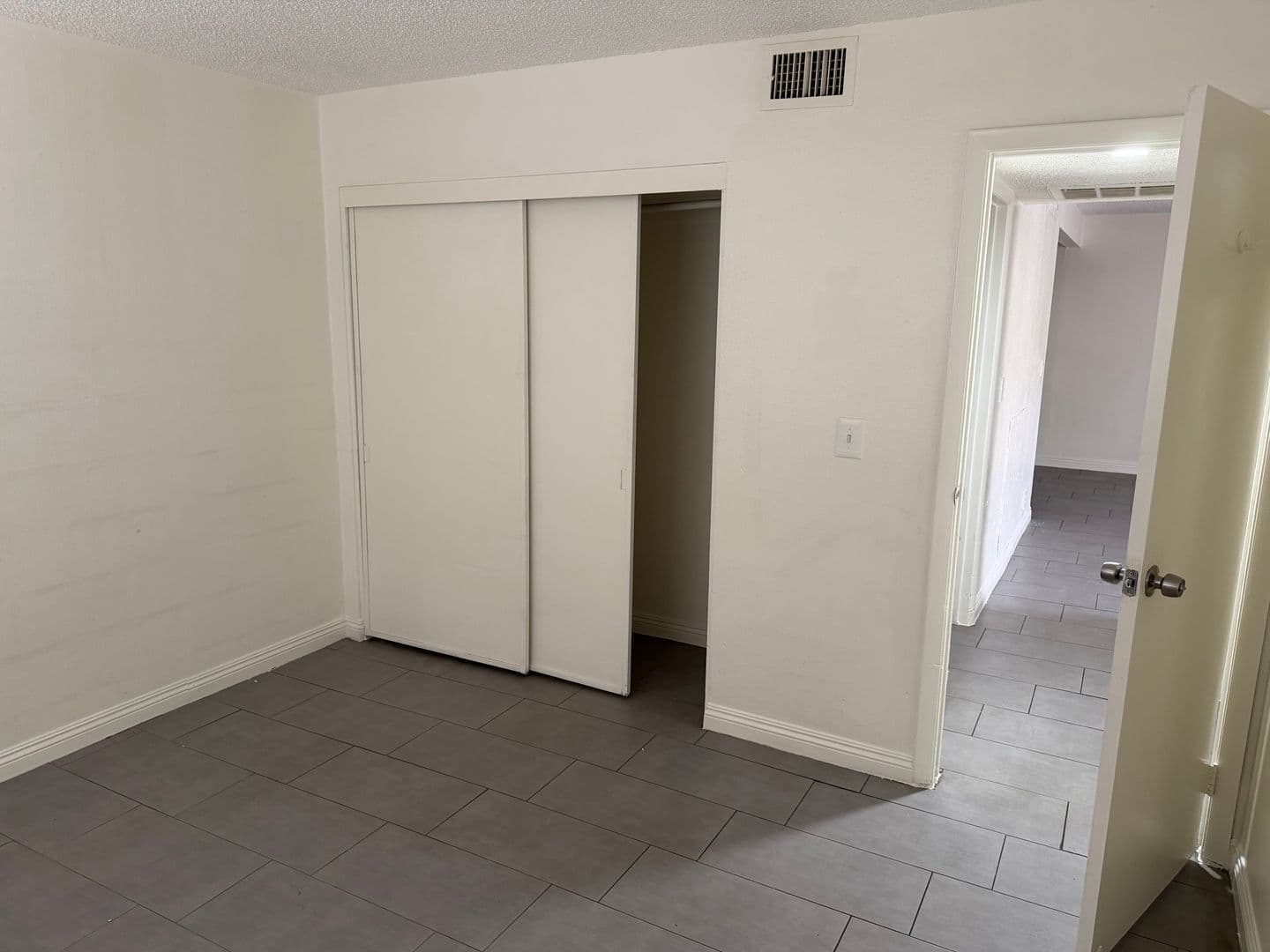 Las Vegas Condo: 595 S. Royal Crest Cir. #6