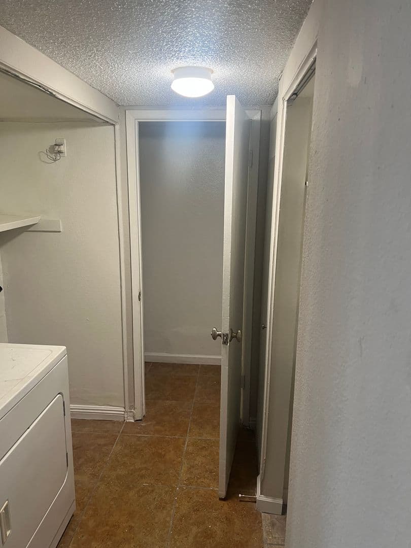 N. Las Vegas Townhome: 3503 Mercury St. #B
