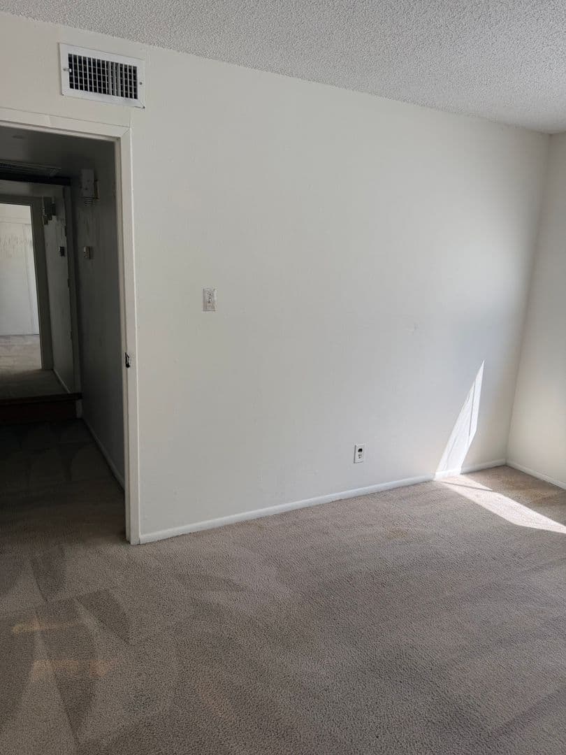 Las Vegas Apartment: 2675 Sherwood St.