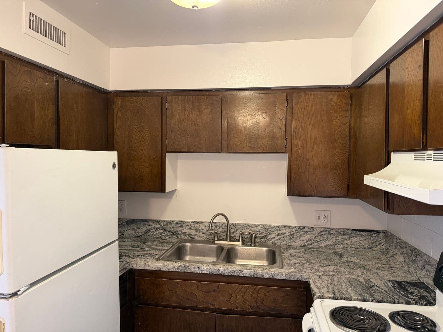 Las Vegas Condo: 595 S. Royal Crest Cir. #6