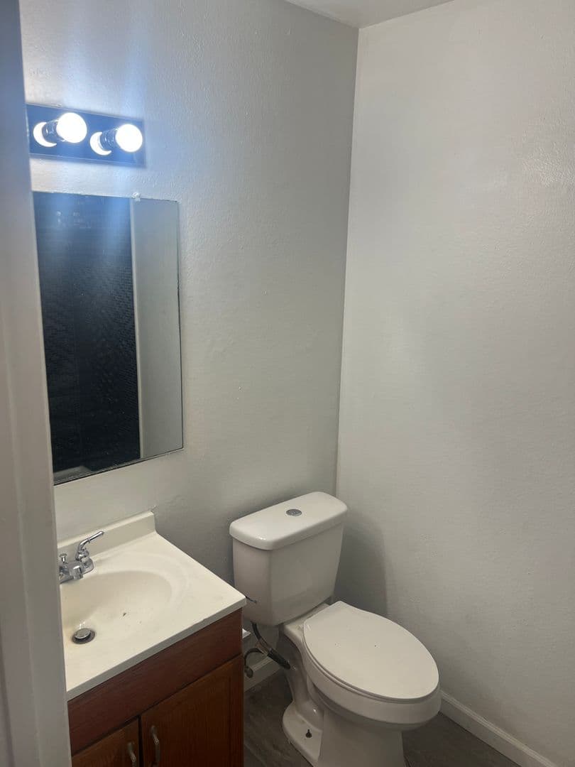 N. Las Vegas Townhome: 3503 Mercury St. #B
