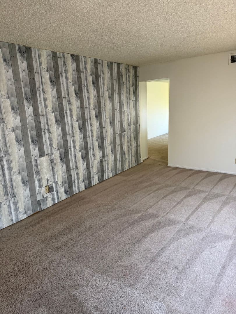 Las Vegas Apartment: 2675 Sherwood St.