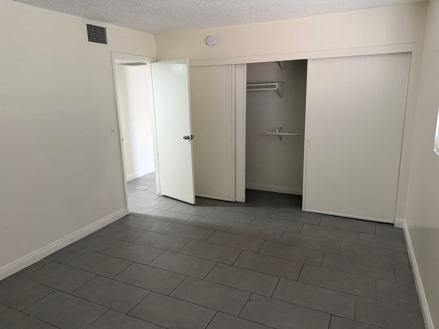 Las Vegas Condo: 595 S. Royal Crest Cir. #6