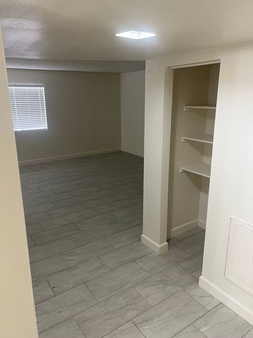 Las Vegas Apartment: 4841 E. Craig Rd. #A