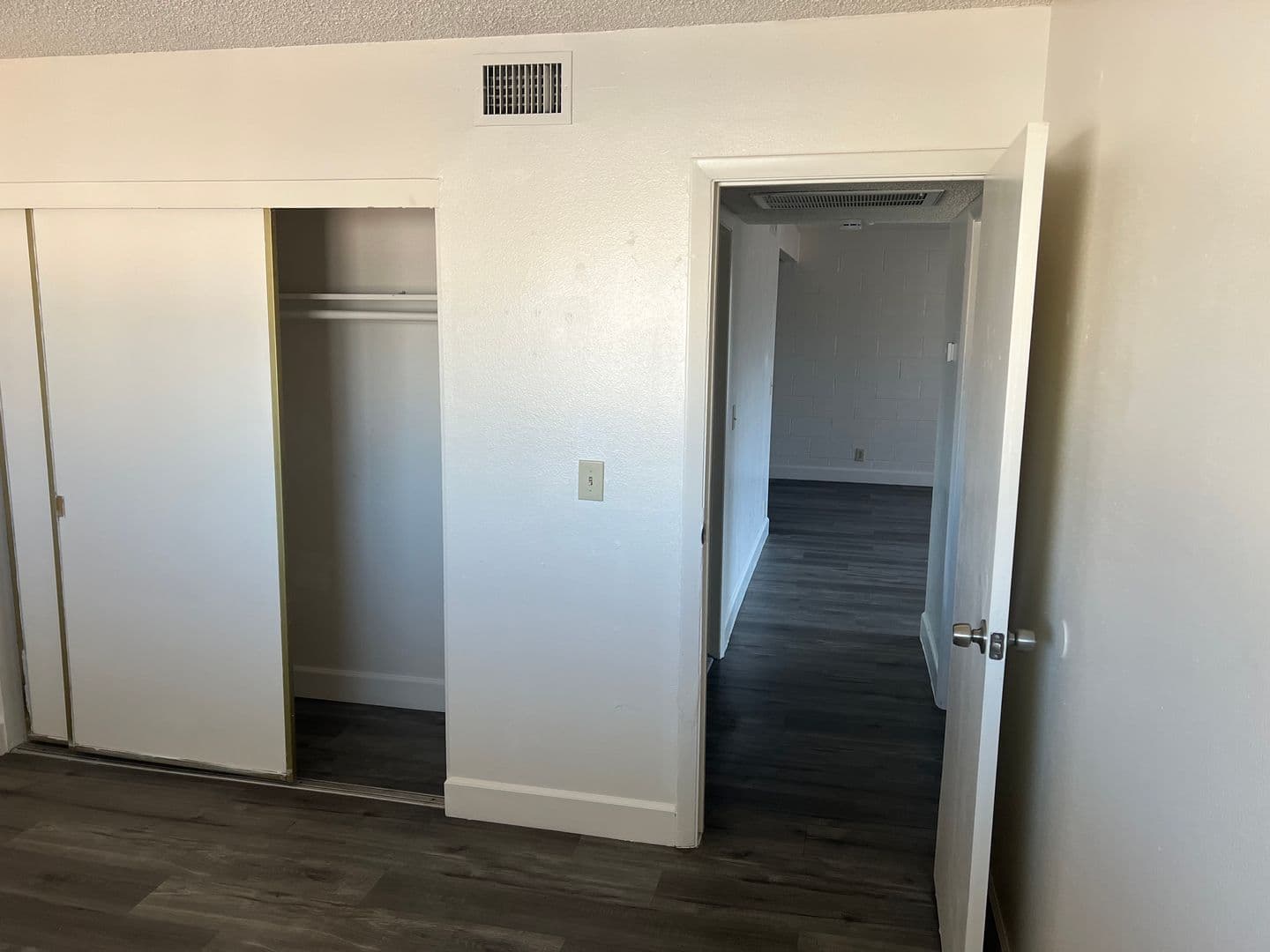 Las Vegas Condo: 555 S. Royal Crest Cir. #22