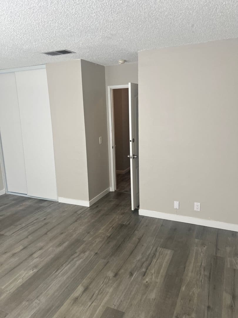 N. Las Vegas Townhome: 3503 Mercury St. #B