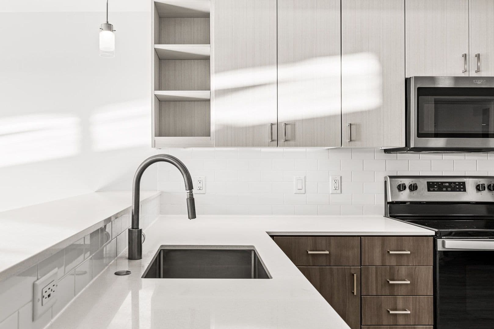 Eugene Apartment: 550 Pearl Street