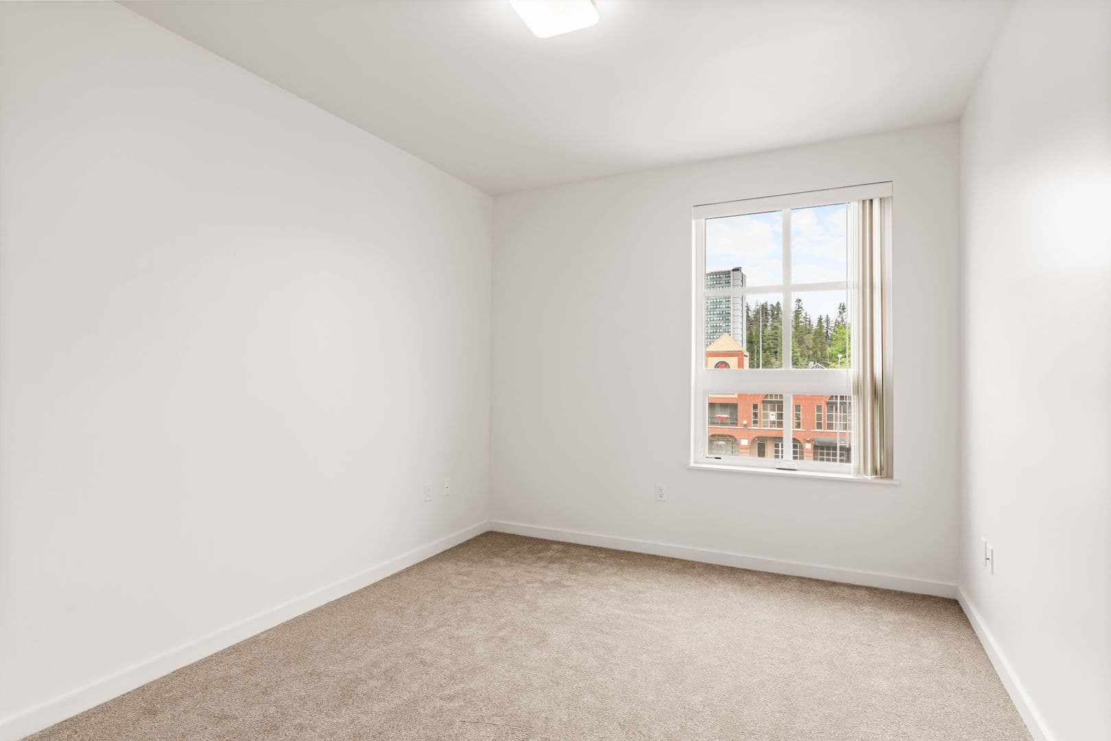 Eugene Apartment: 550 Pearl Street