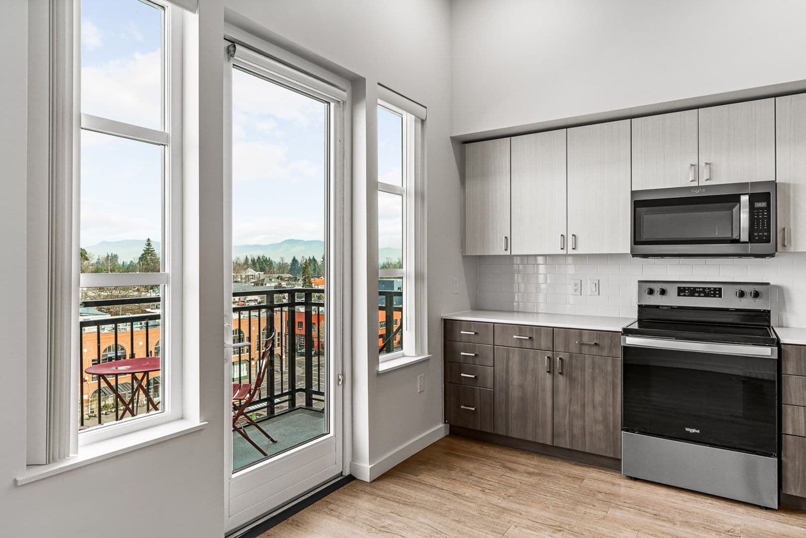 Eugene Apartment: 550 Pearl Street