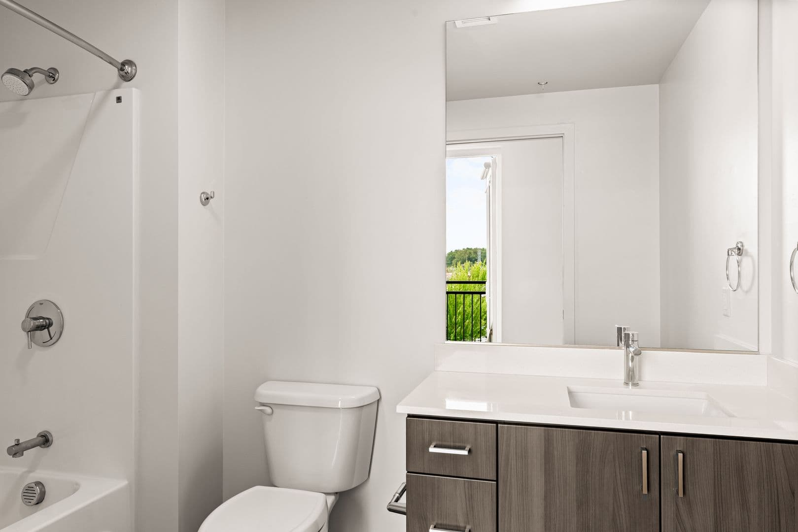 Eugene Apartment: 550 Pearl Street