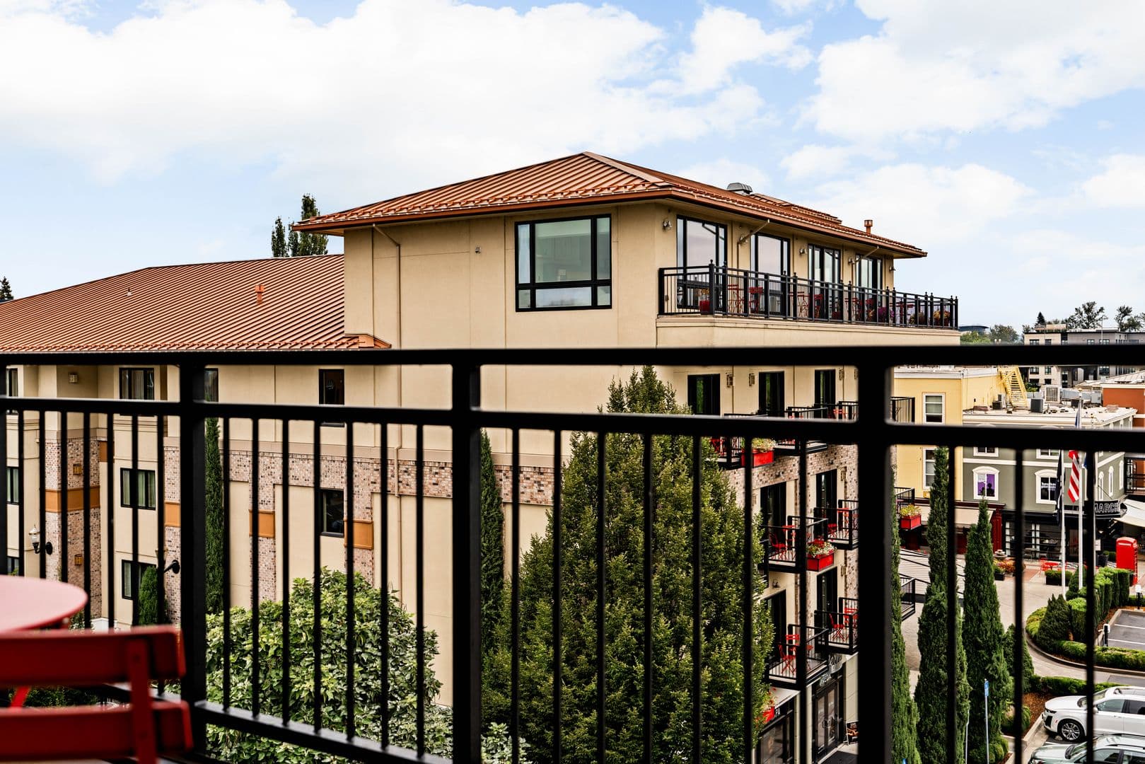 Eugene Apartment: 550 Pearl Street