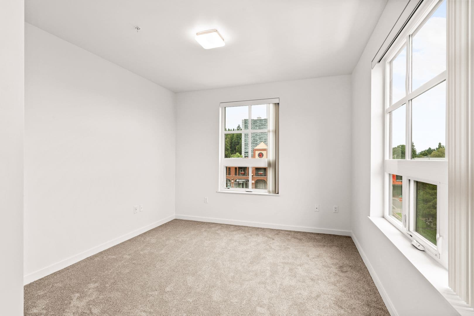 Eugene Apartment: 550 Pearl Street