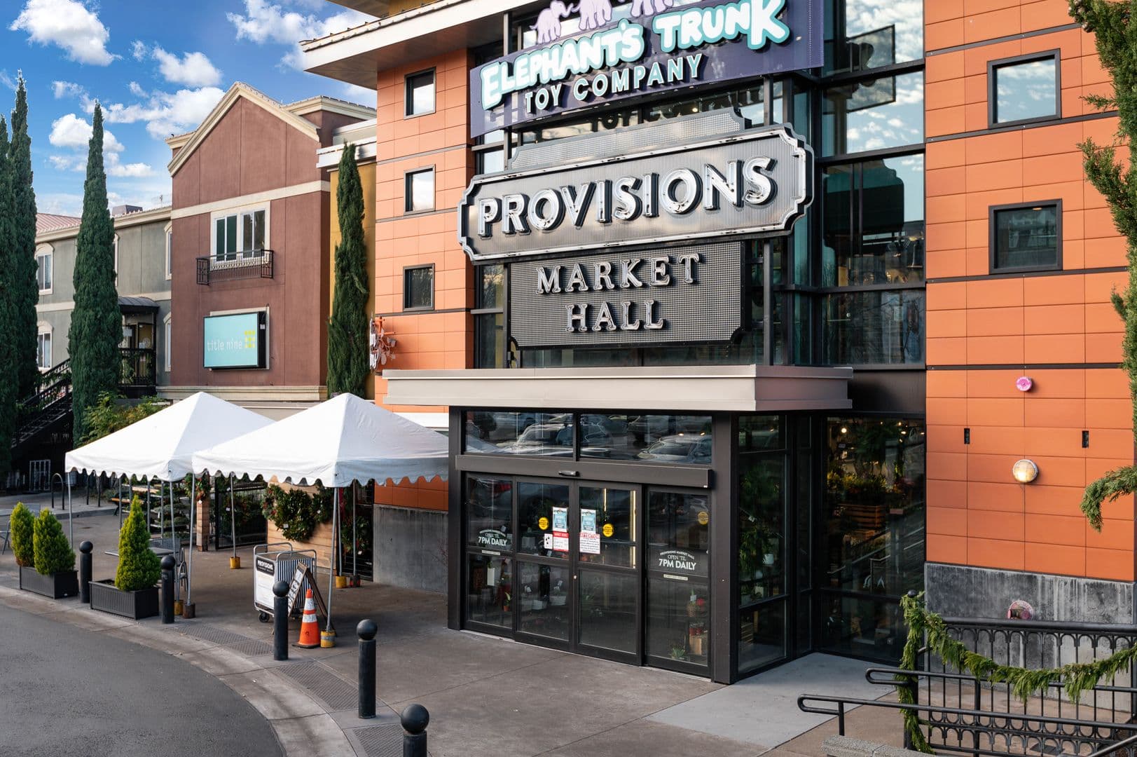 Eugene Apartment: 550 Pearl Street