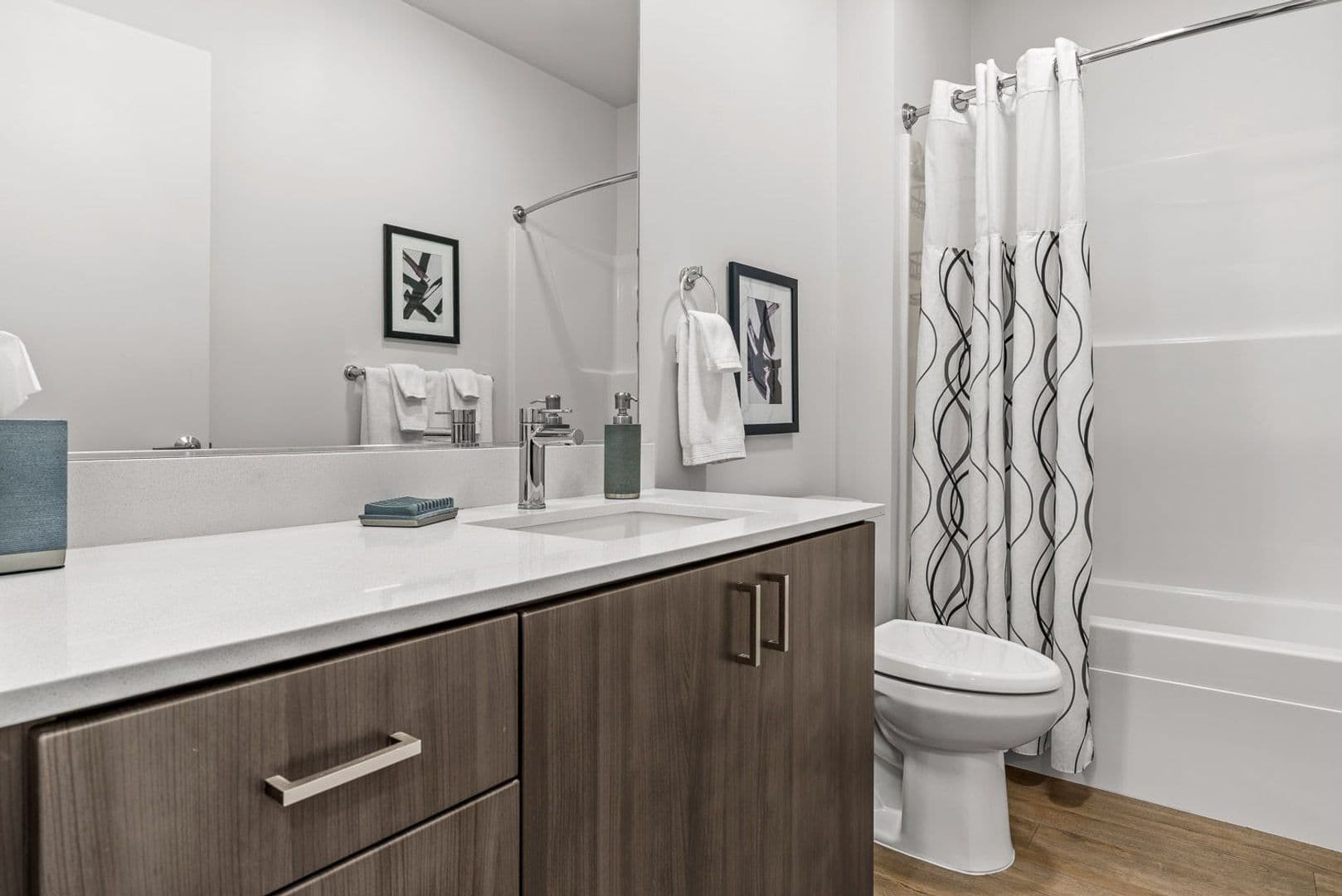 Eugene Apartment: 550 Pearl Street