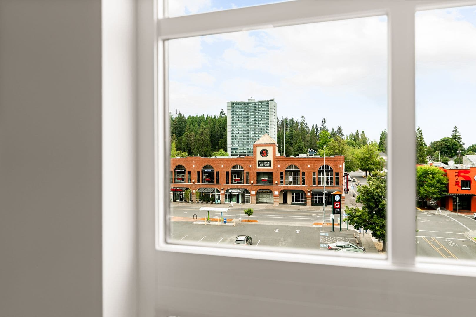 Eugene Apartment: 550 Pearl Street