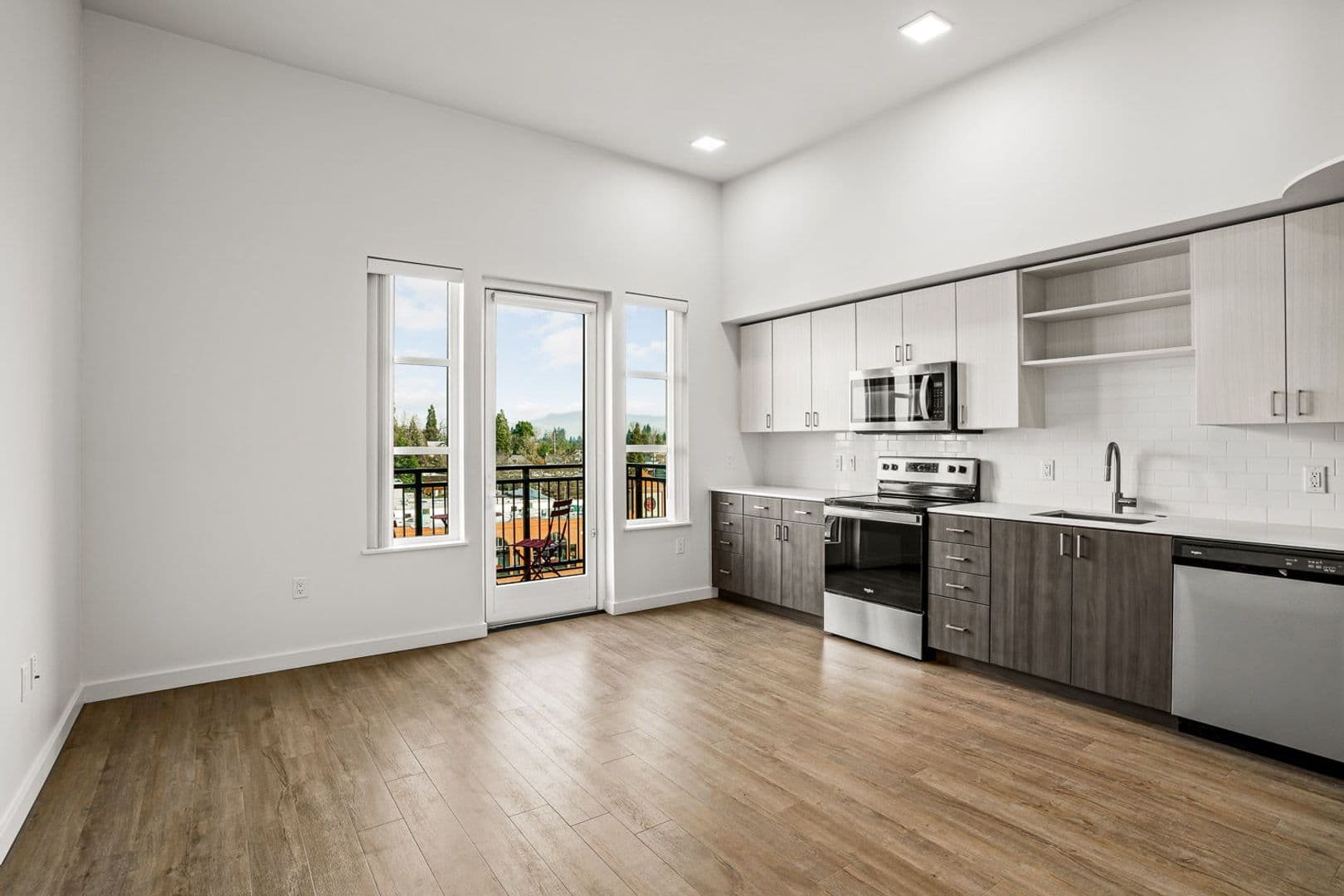Eugene Apartment: 550 Pearl Street
