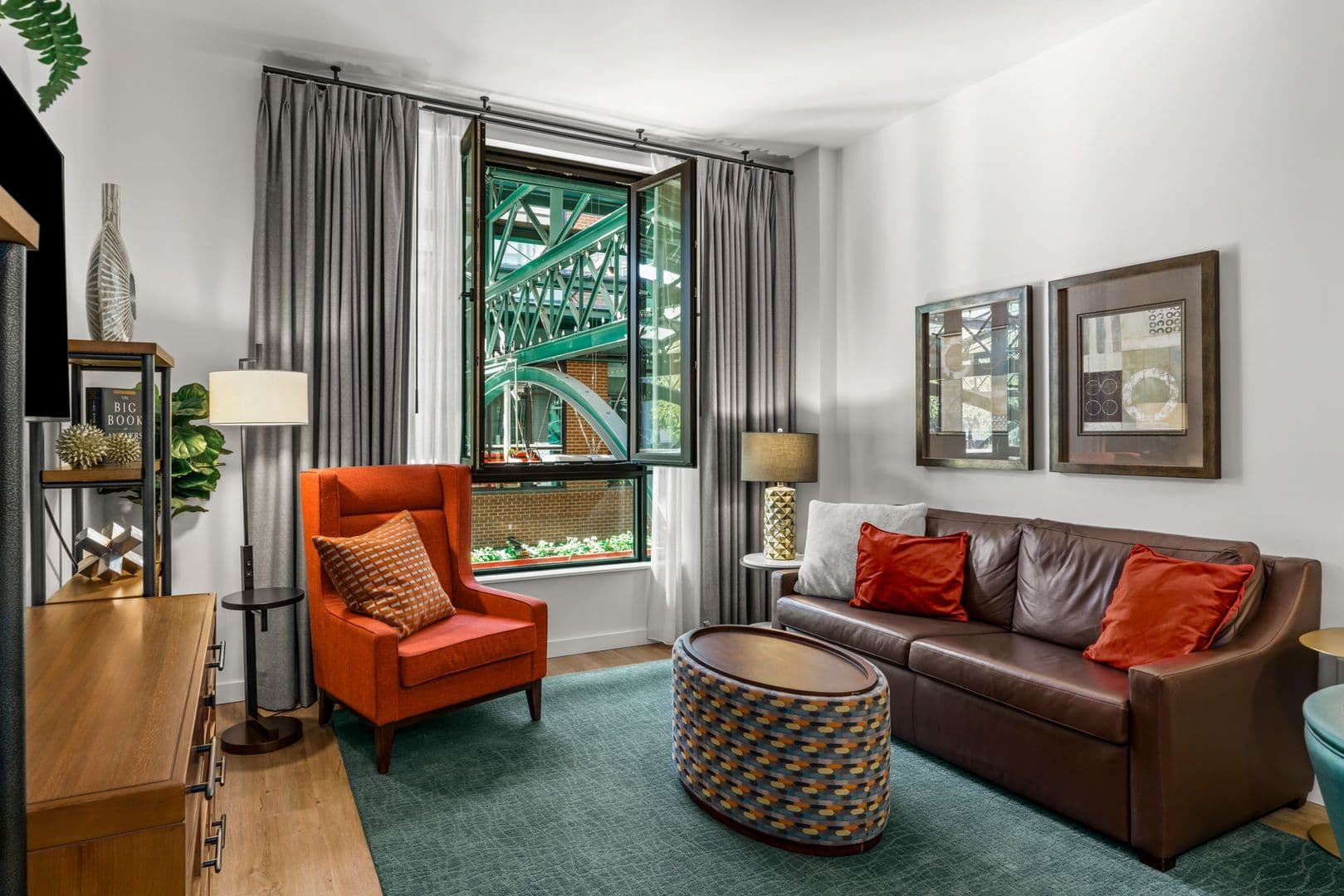 Eugene Apartment: 550 Pearl Street