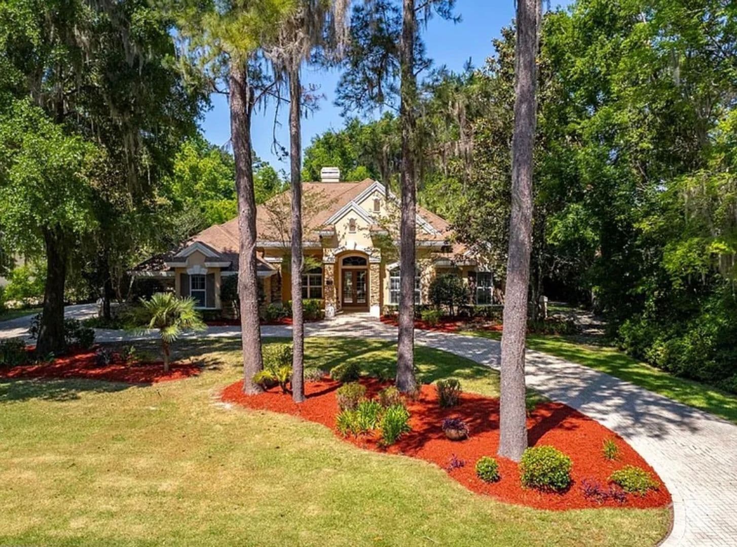 Ocala House: 5038 SE 6th Ave