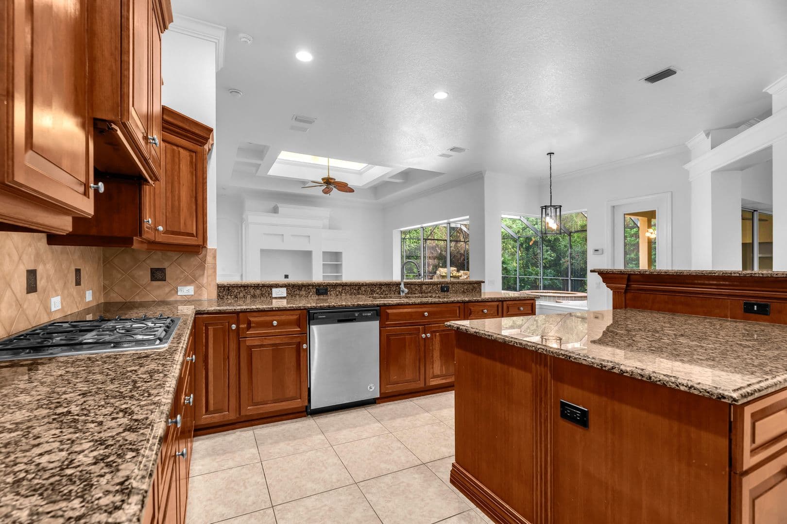 Ocala House: 5038 SE 6th Ave