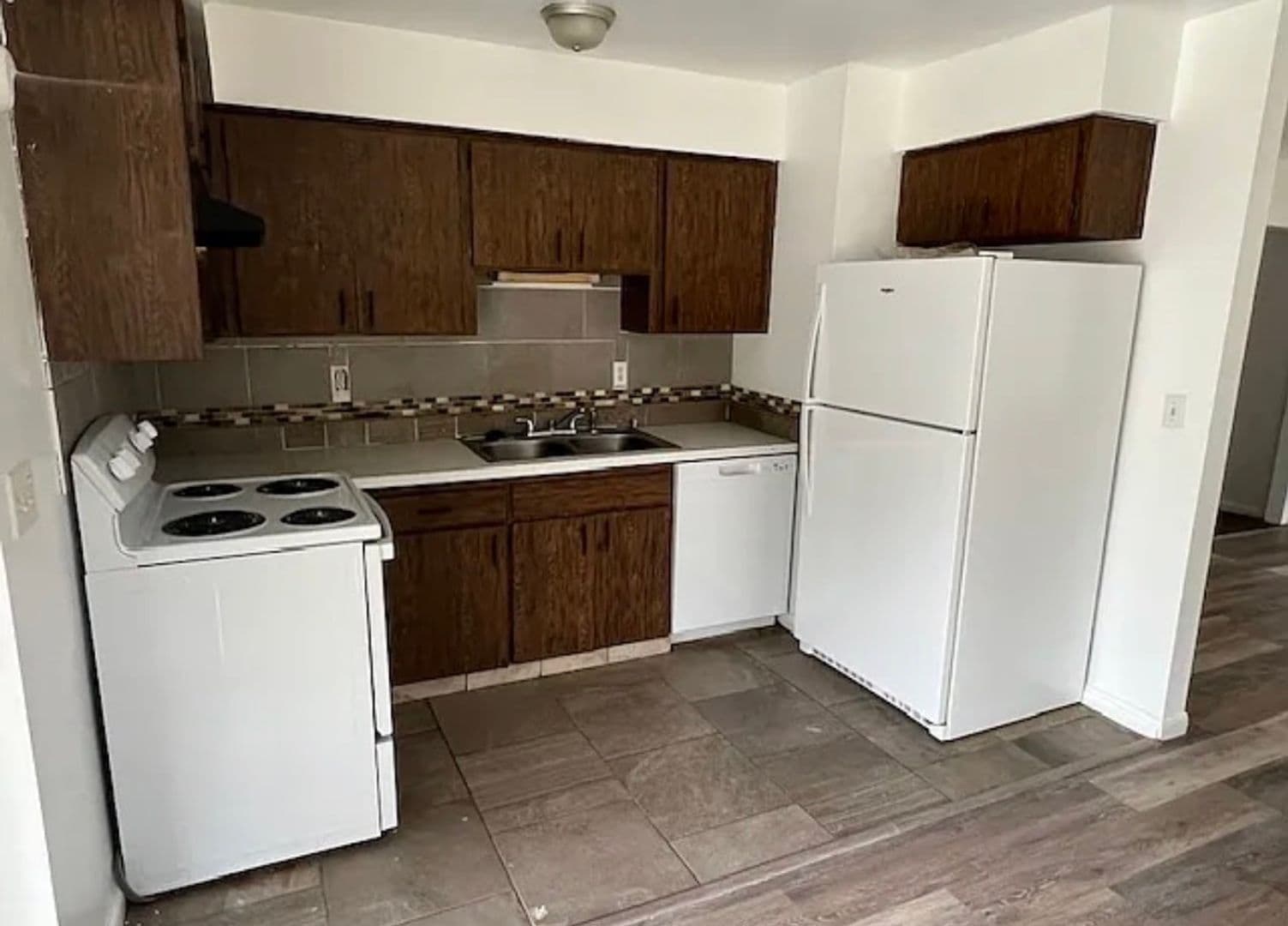 Ocala House: 3849 NE 5th St