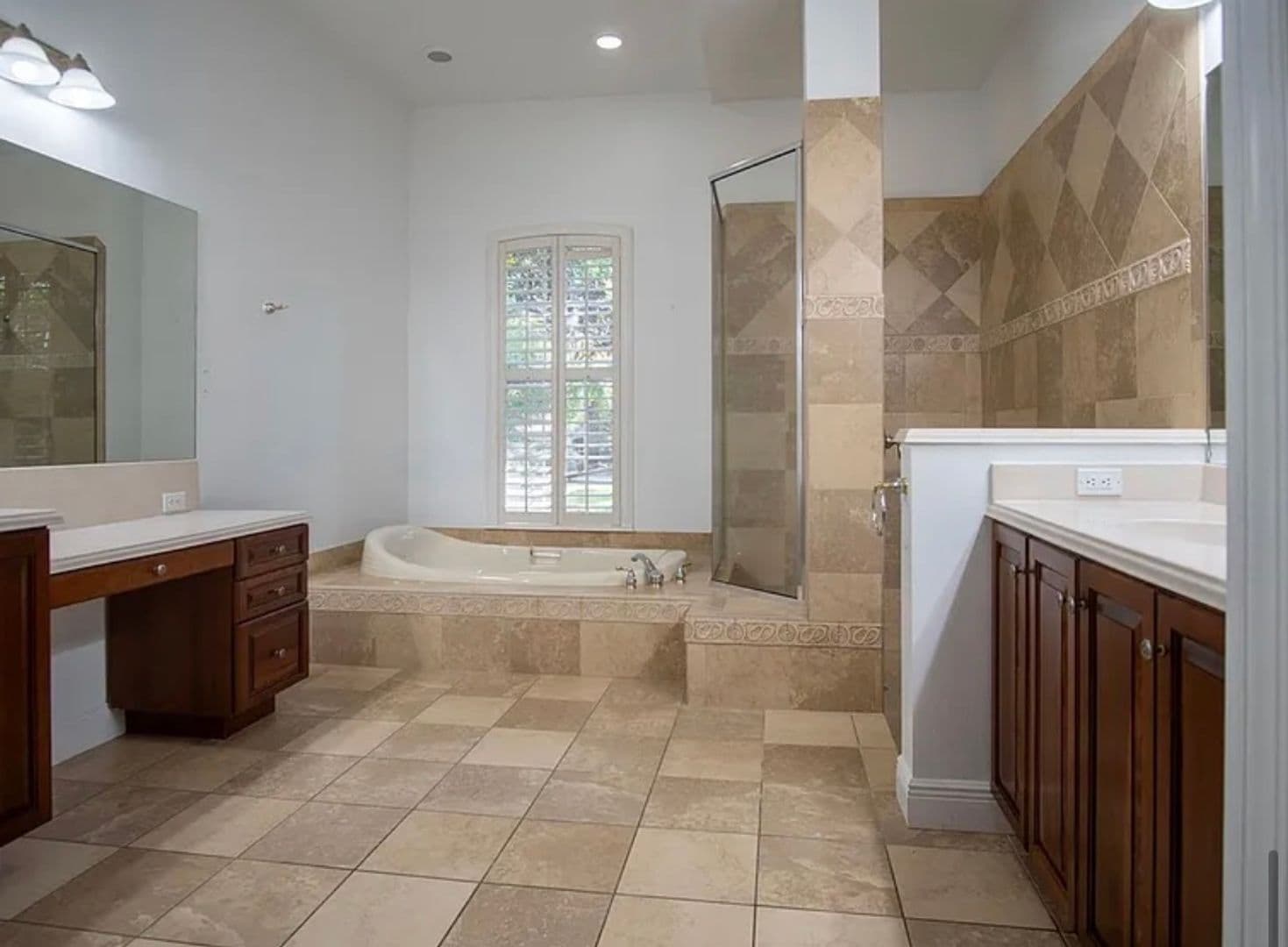 Ocala House: 5038 SE 6th Ave