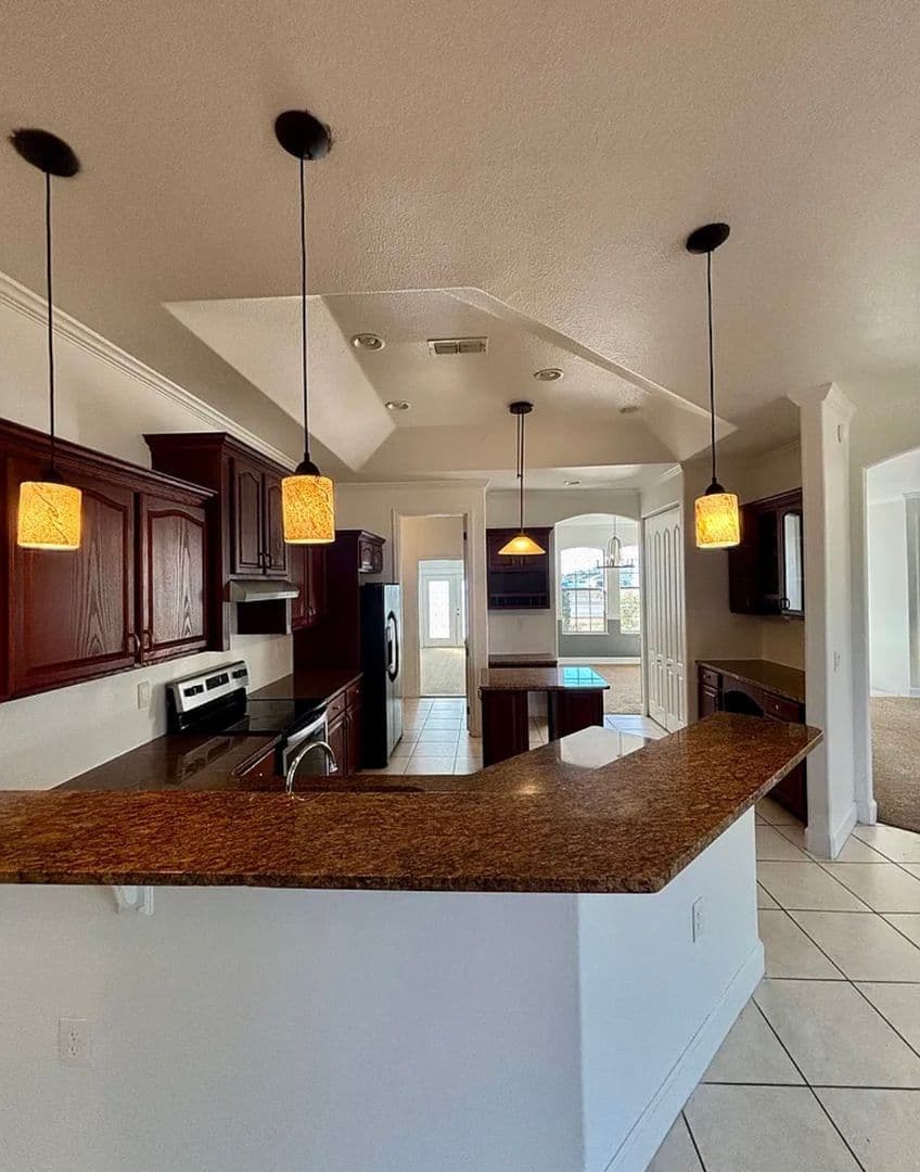 Ocala House: 331 Marion Oaks Trl