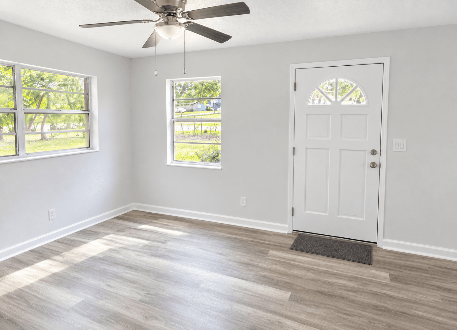 Ocala House: 3849 NE 5th St