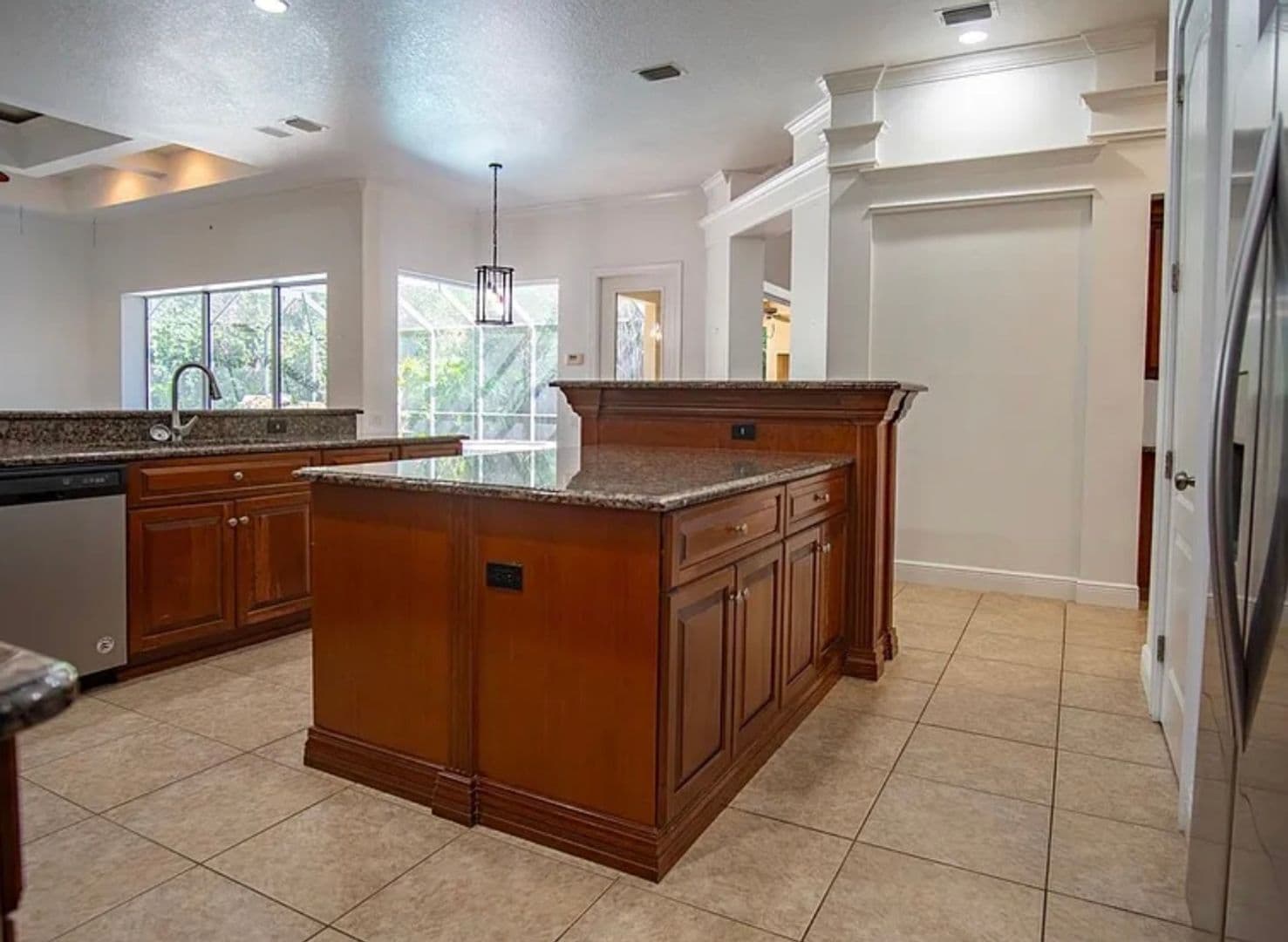 Ocala House: 5038 SE 6th Ave