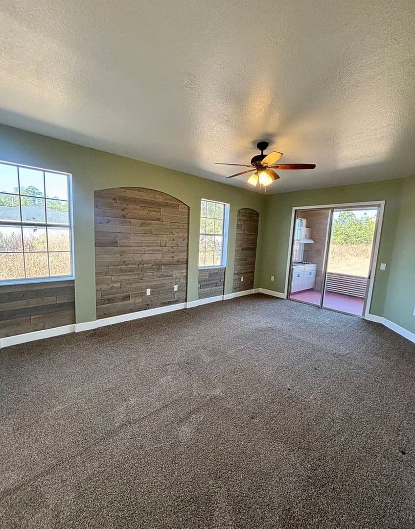 Ocala House: 331 Marion Oaks Trl