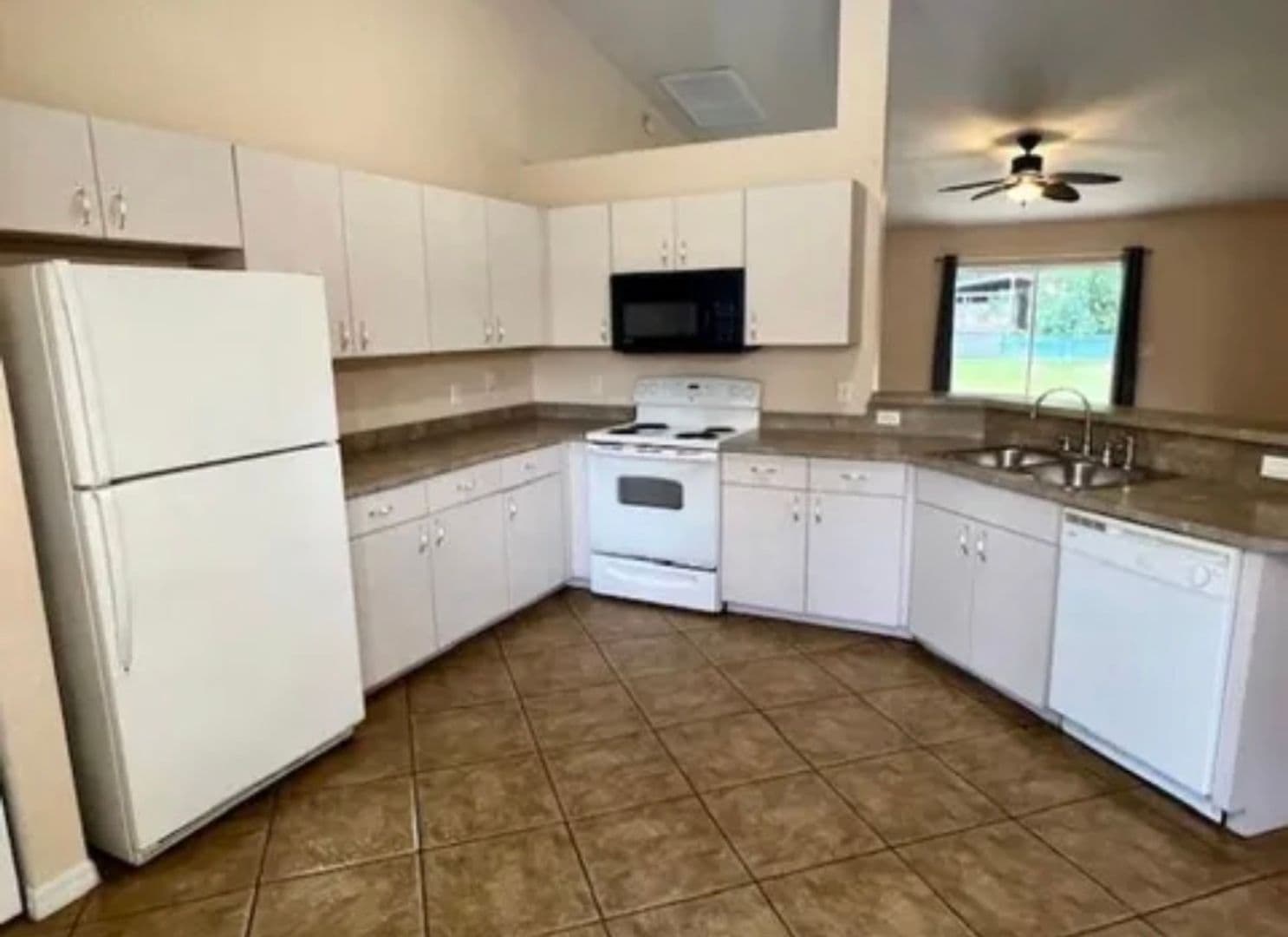 Ocala House: 5295 NW 55th Pl