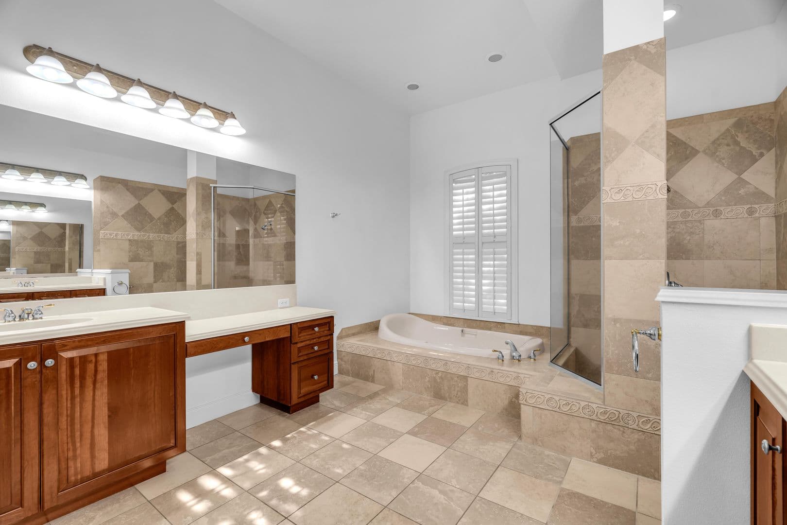 Ocala House: 5038 SE 6th Ave