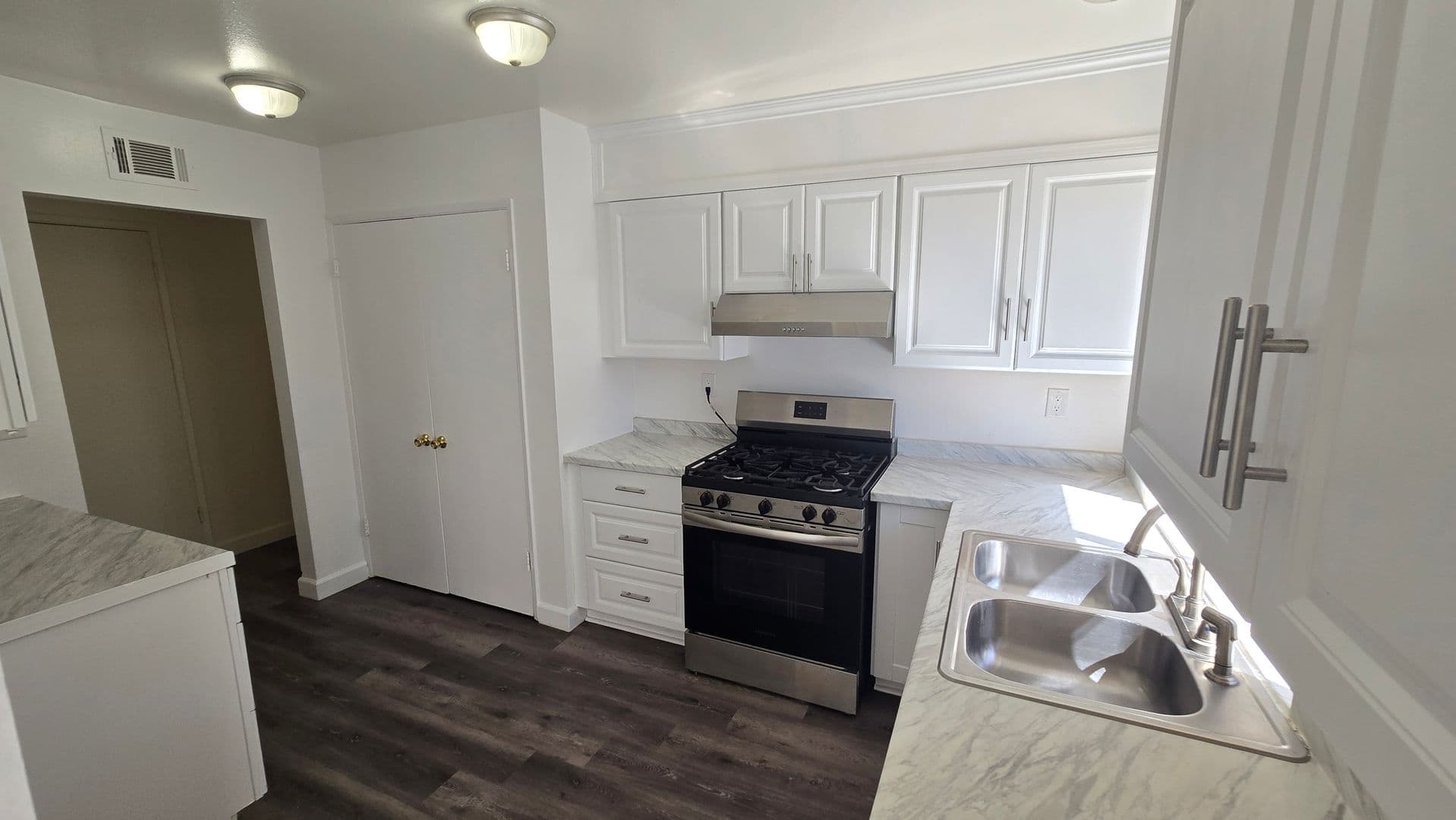 Fullerton Apartment: 620 S Ford Avenue