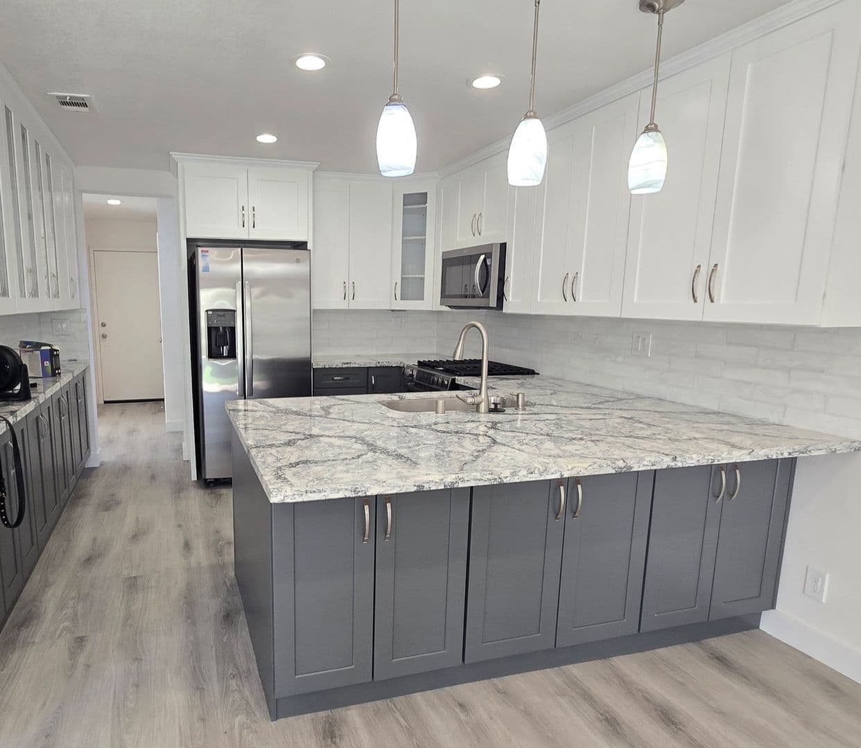 Corona House: 2145 Cedar Glen Dr