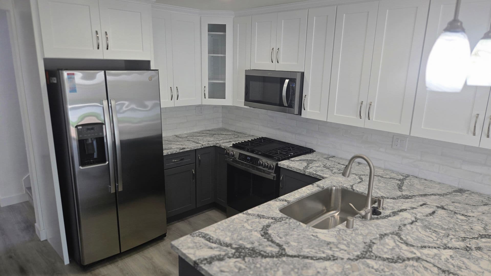 Corona House: 2145 Cedar Glen Dr