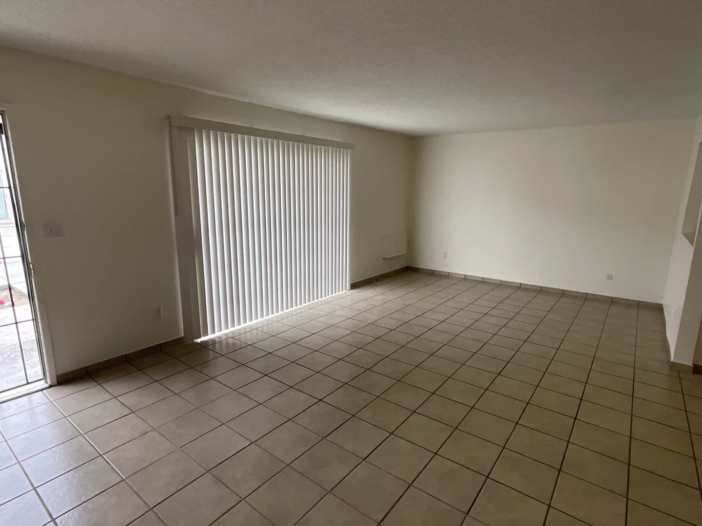 El Monte Apartment: 12350 Deana St