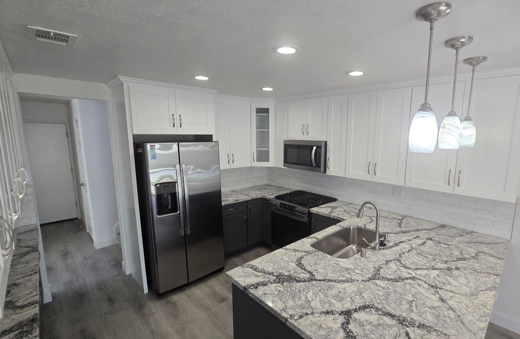 Corona House: 2145 Cedar Glen Dr