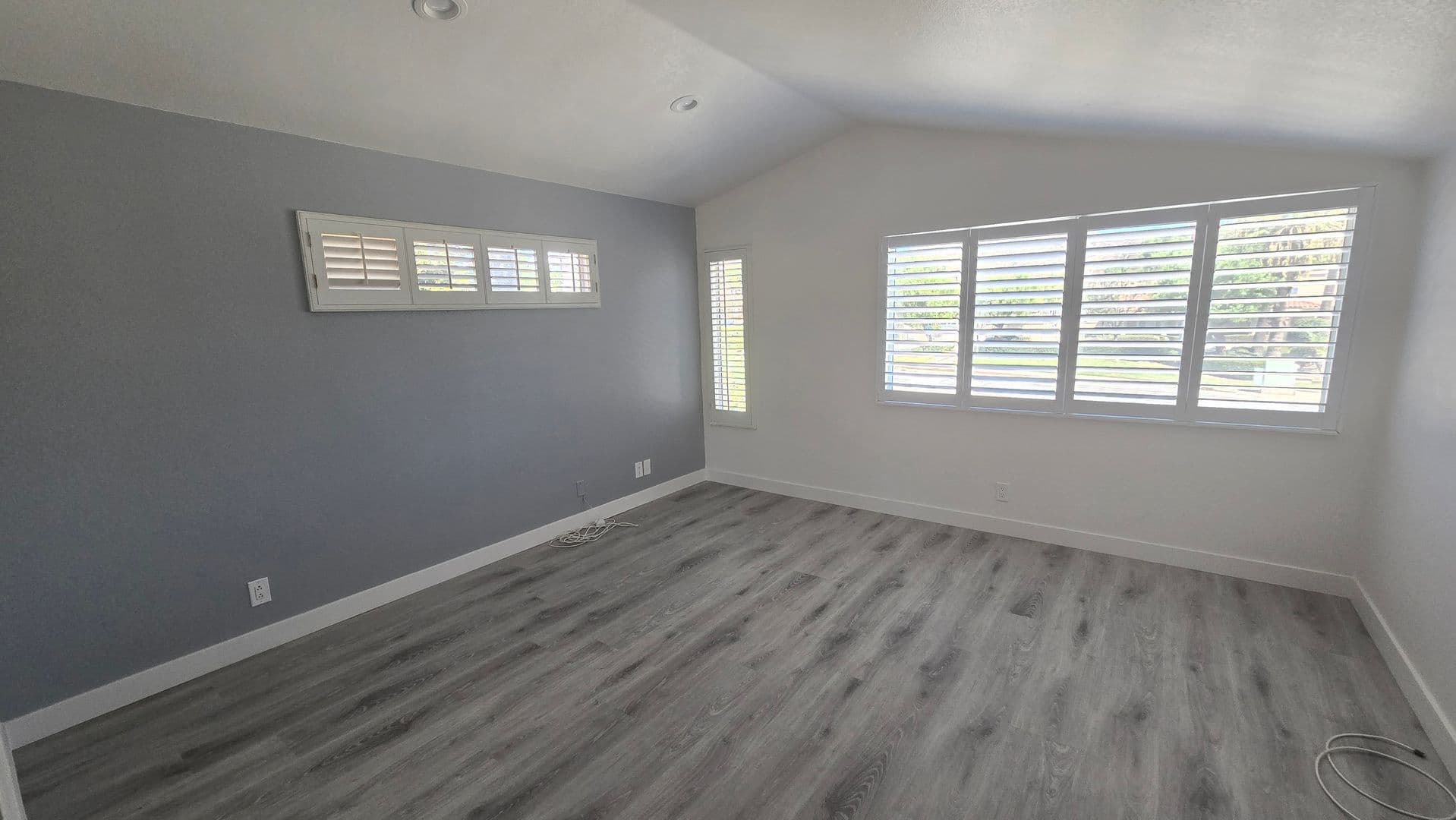 Corona House: 2145 Cedar Glen Dr