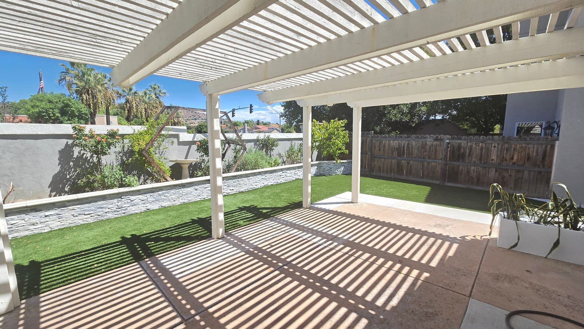 Corona House: 2145 Cedar Glen Dr