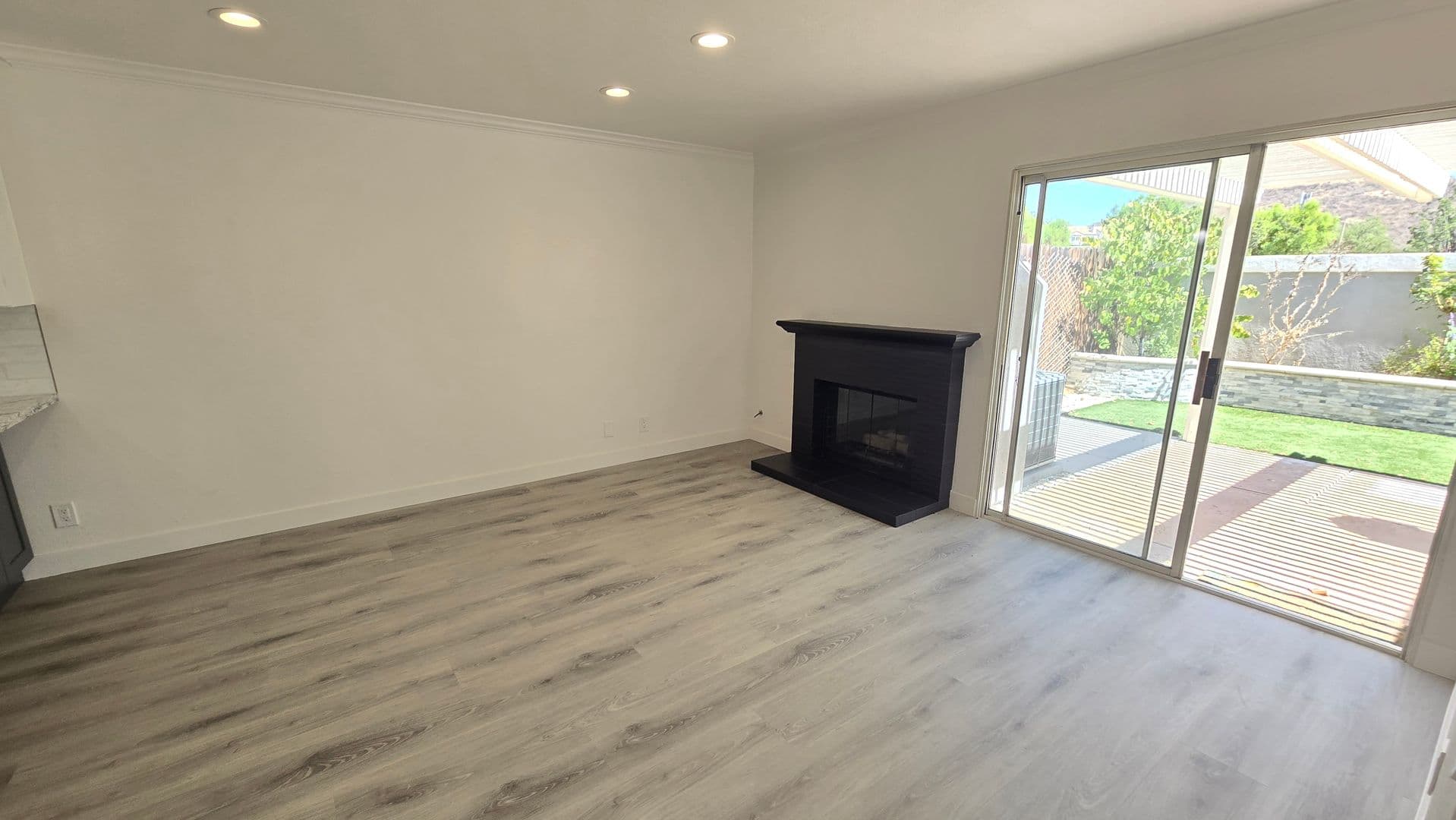 Corona House: 2145 Cedar Glen Dr