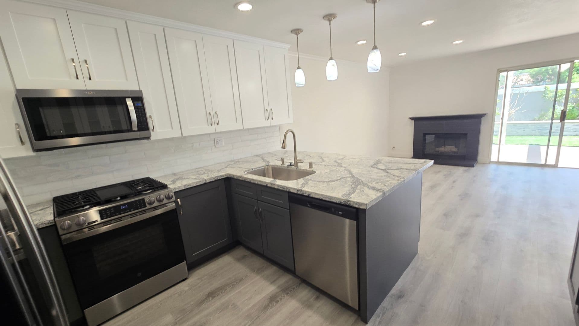 Corona House: 2145 Cedar Glen Dr