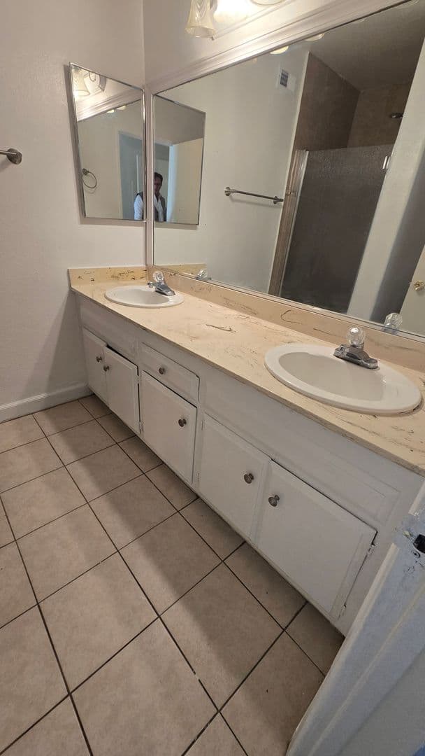 Fullerton Apartment: 620 S Ford Avenue