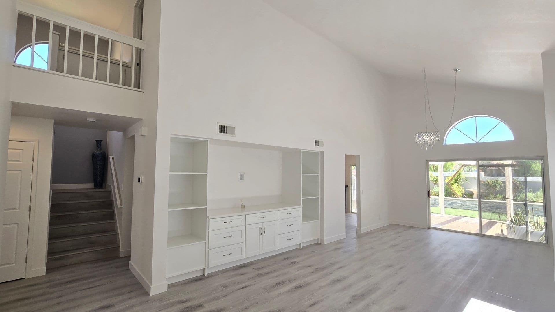Corona House: 2145 Cedar Glen Dr