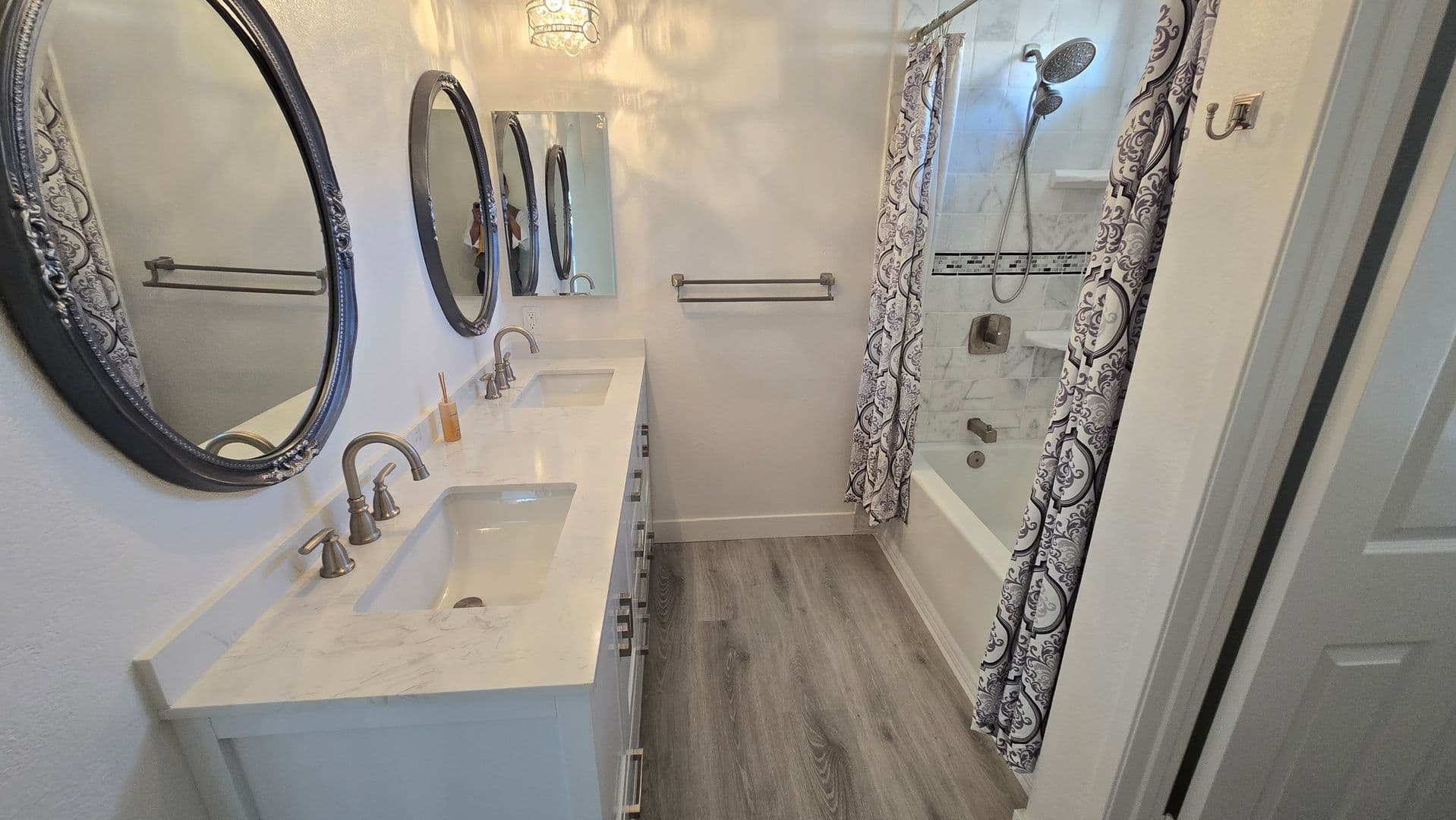Corona House: 2145 Cedar Glen Dr