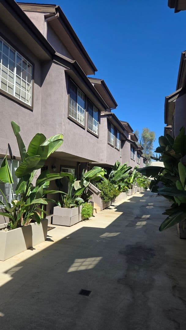 Glendale House: 1116 E Palmer Ave #7